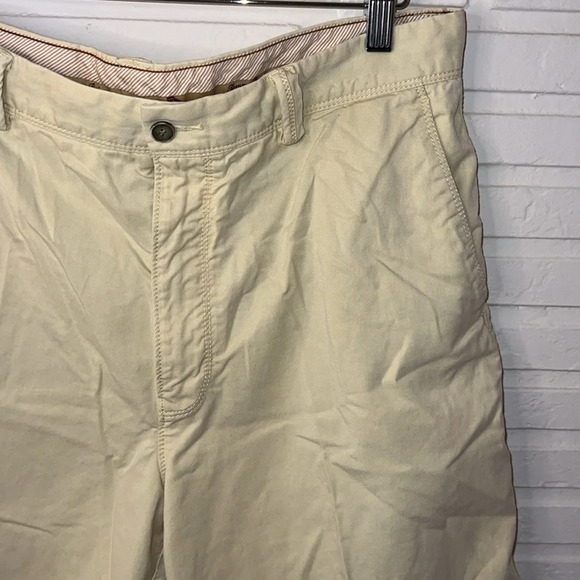 Tommy Bahama Pale Yellow Cotton Blend Shorts, Men’s Size 34 - Picture 3 of 8